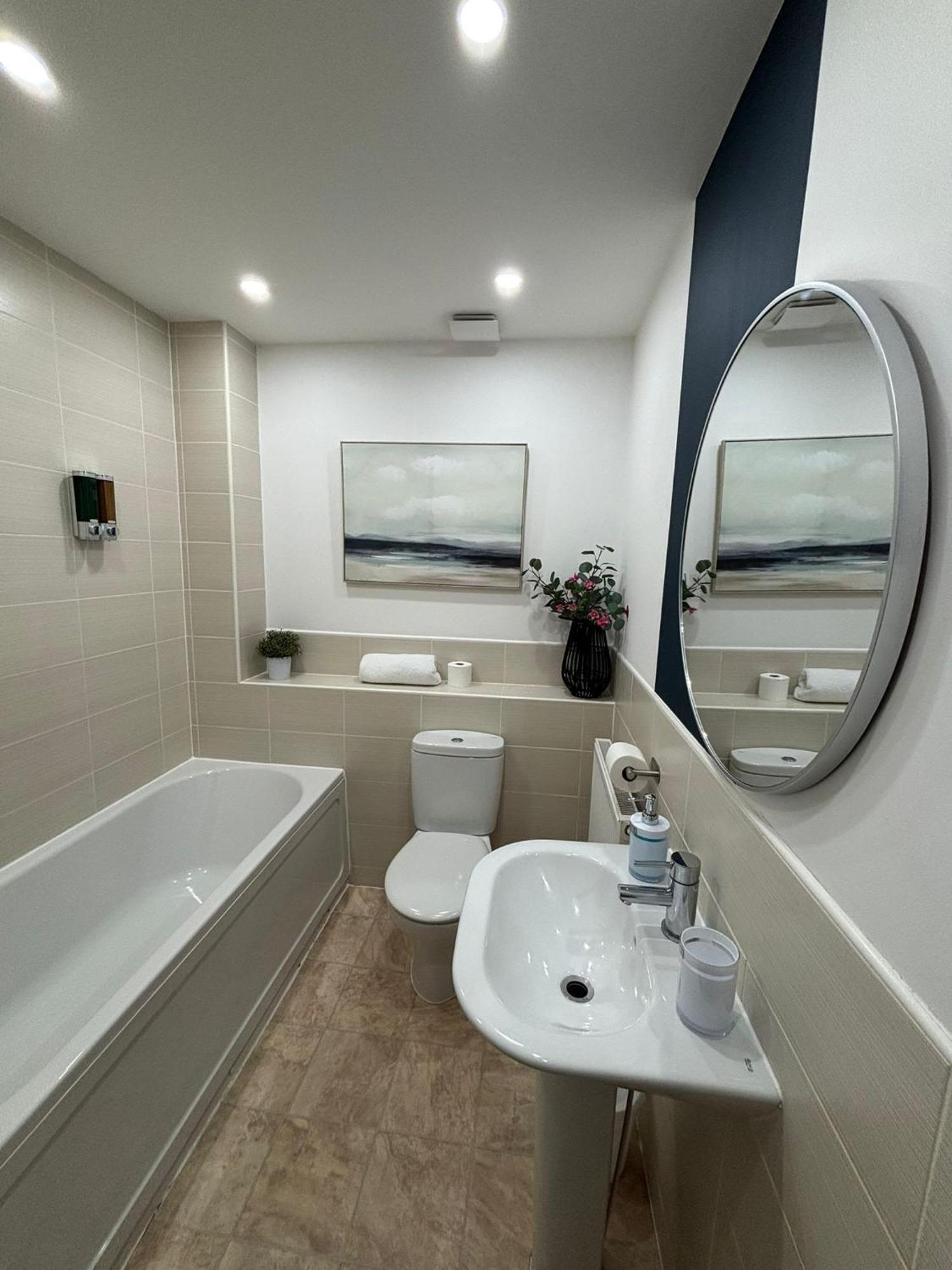 Holiday home Modern From At Elm Tree House