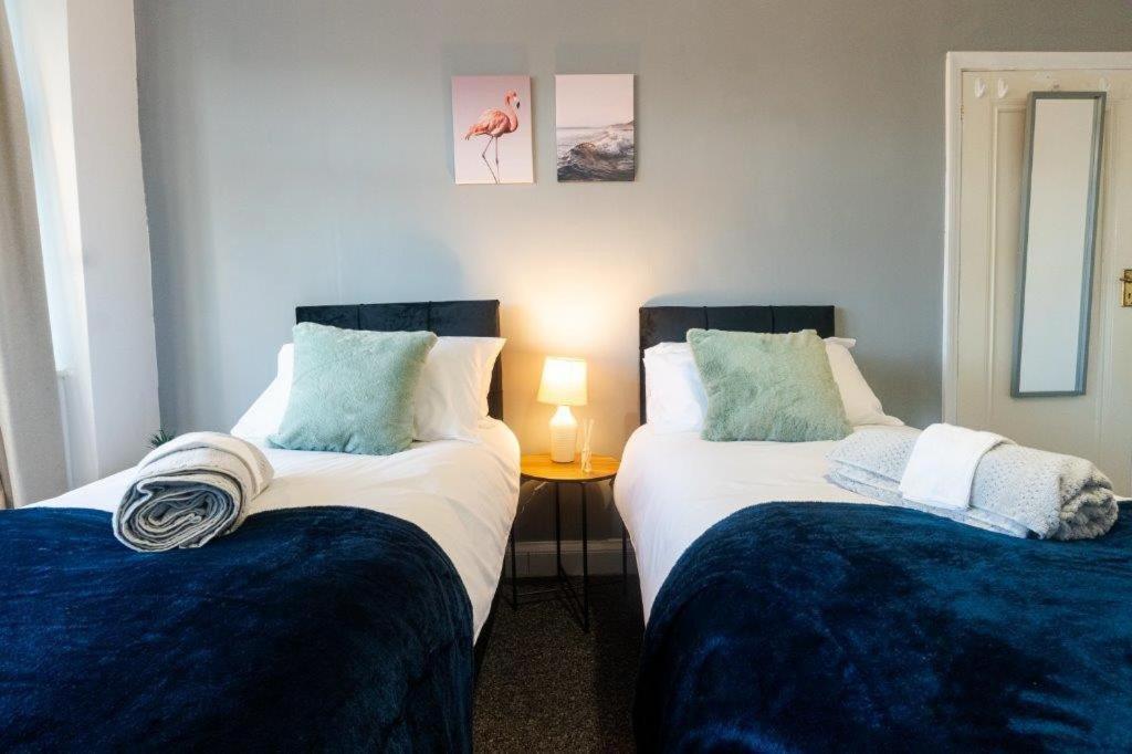 Holiday home Spacious 4 Bed For Large Groups And Contractors - Sleeps 7 Leicester