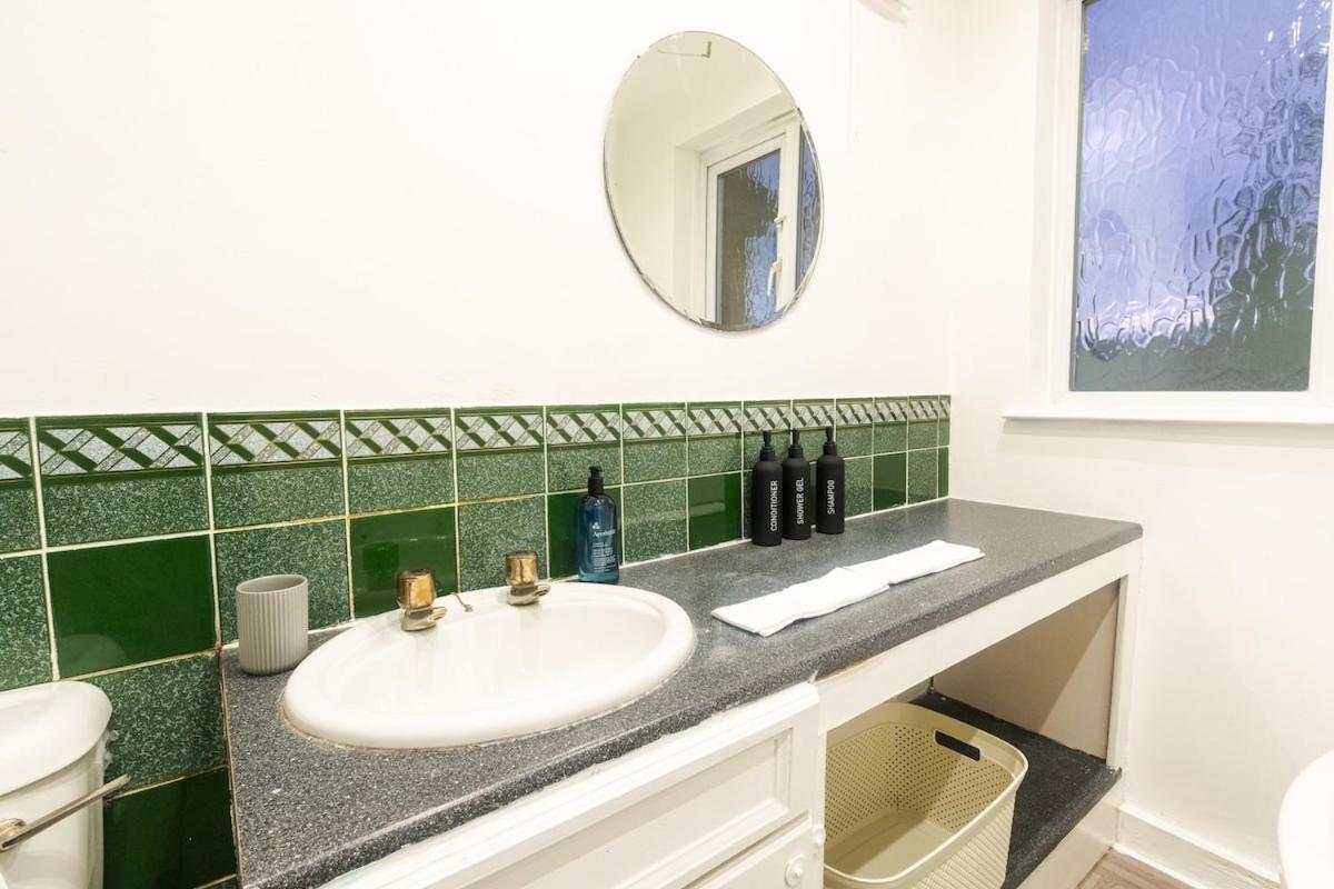 Spacious 4 Bed For Large Groups And Contractors - Sleeps 7 * Leicester