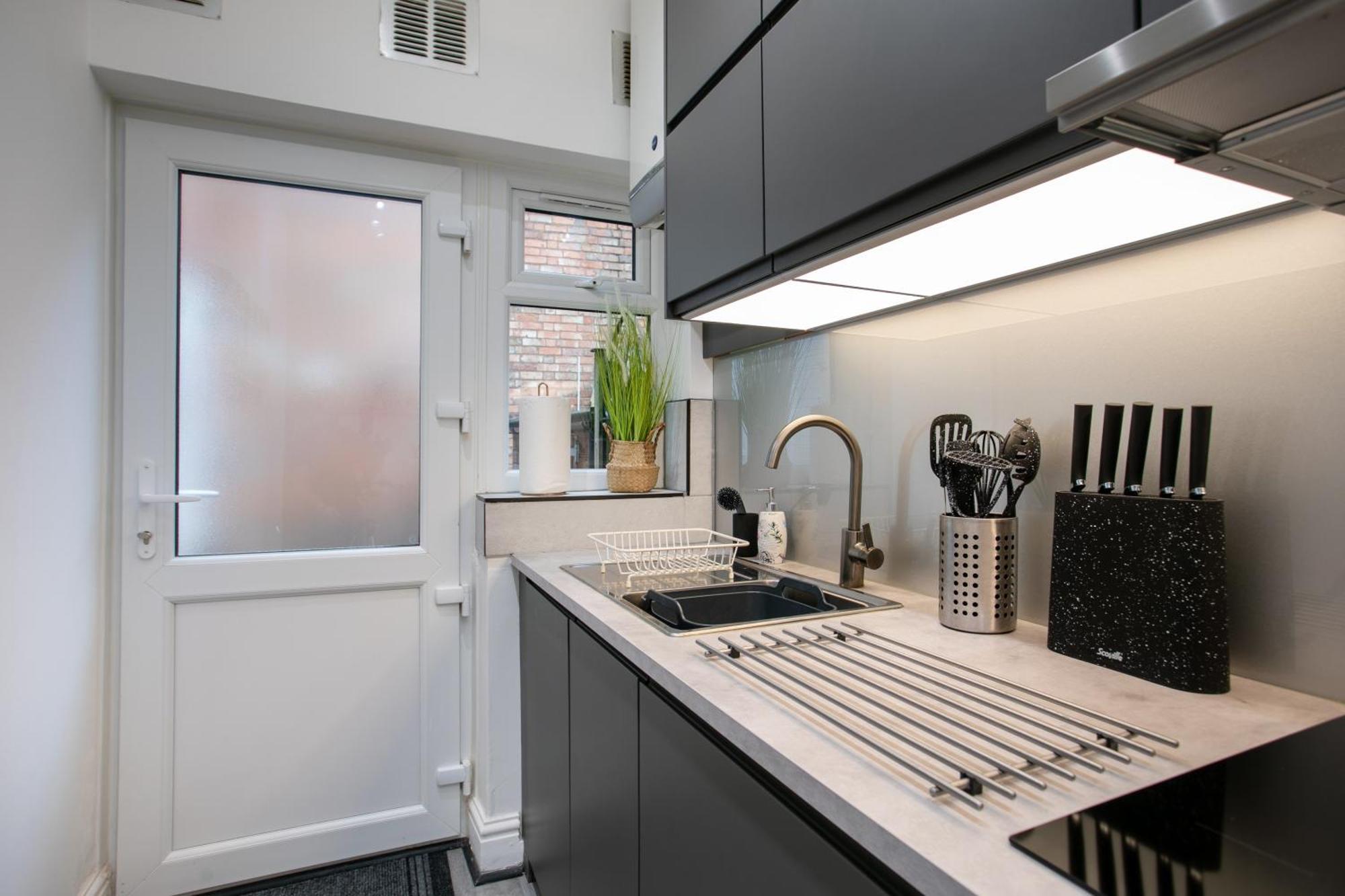 Beautiful, Entire Luxurious One Bedroom Flat *