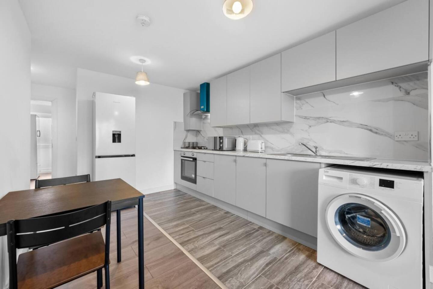 Urban Comfort Stylish 3br 2bath With Free Parking * Leicester