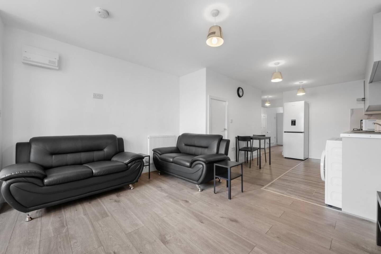 Urban Comfort Stylish 3br 2bath With Free Parking *