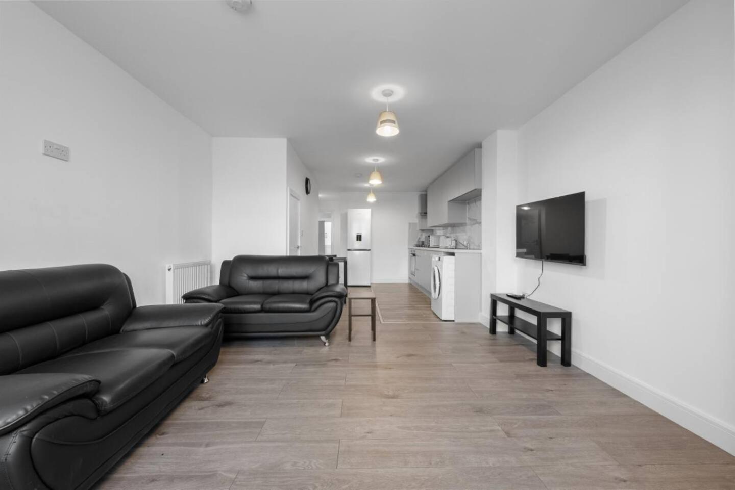Urban Comfort Stylish 3br 2bath With Free Parking Leicester