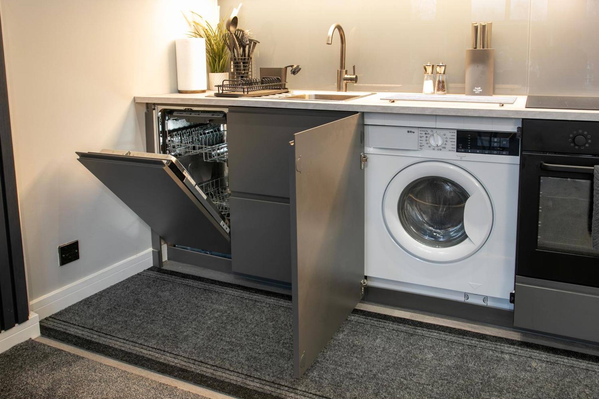Entire Luxurious 2 Bedroom Flat *
