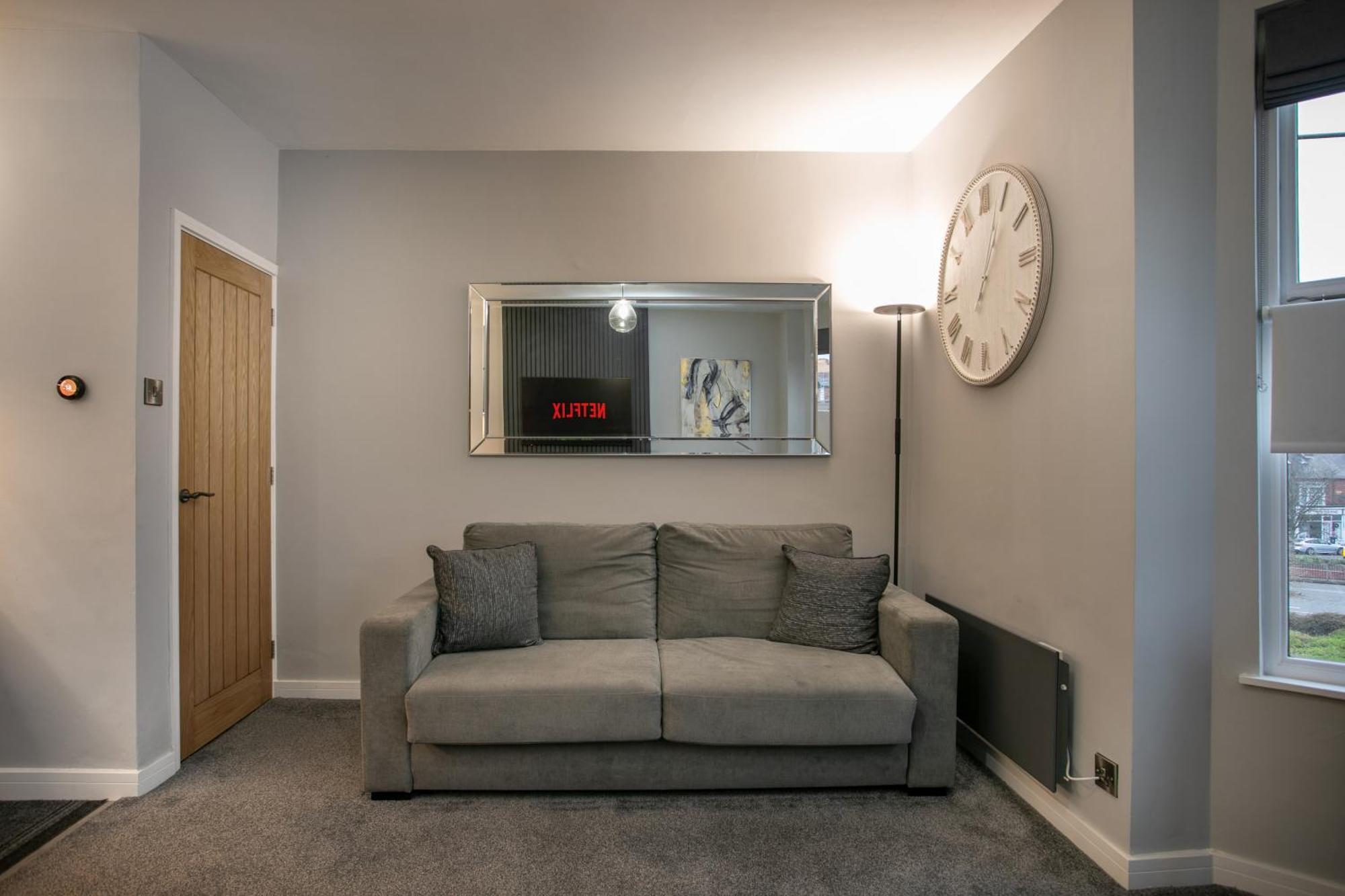 Apartment Entire Luxurious 2 Bedroom Flat