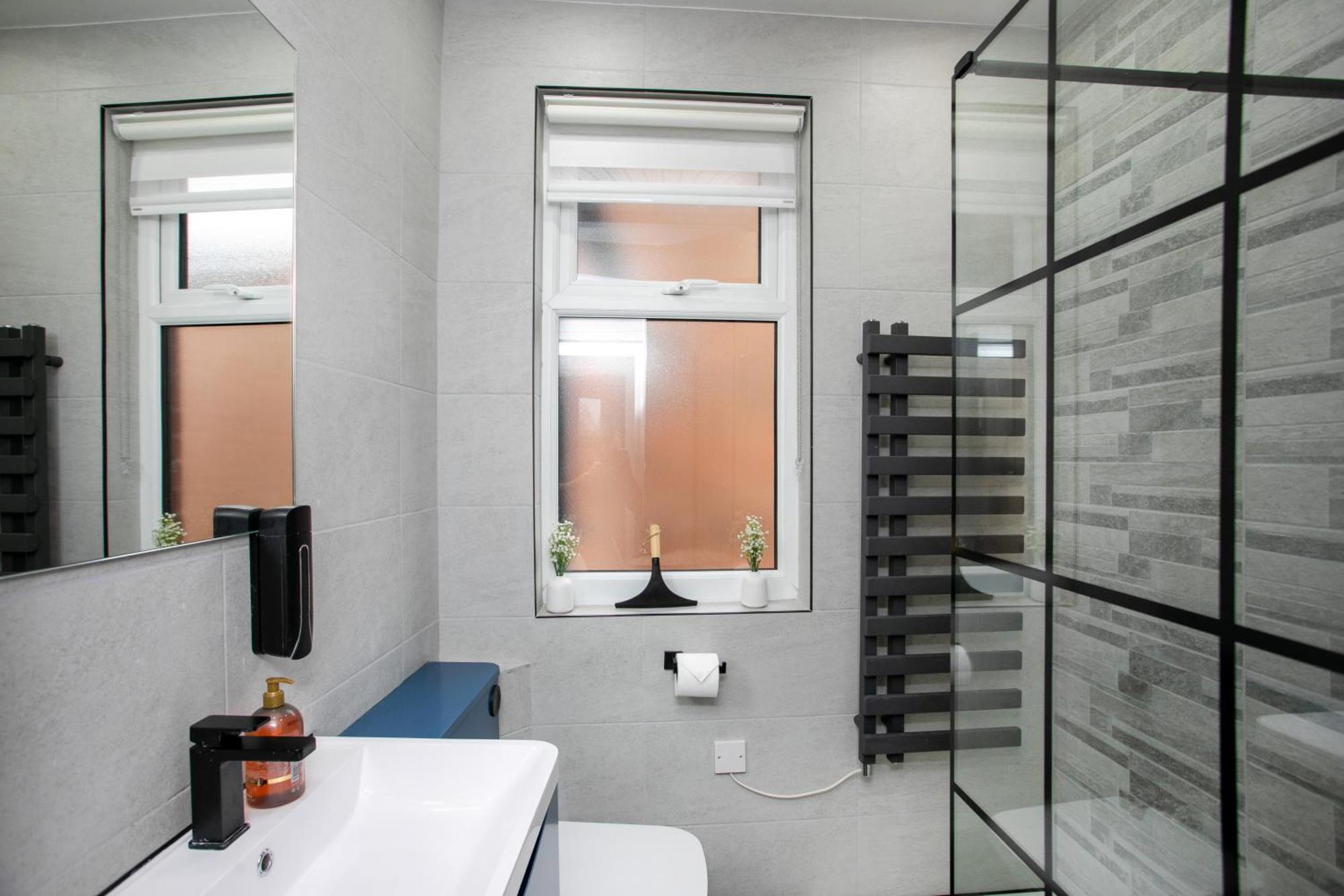 Entire Luxurious 2 Bedroom Flat Leicester