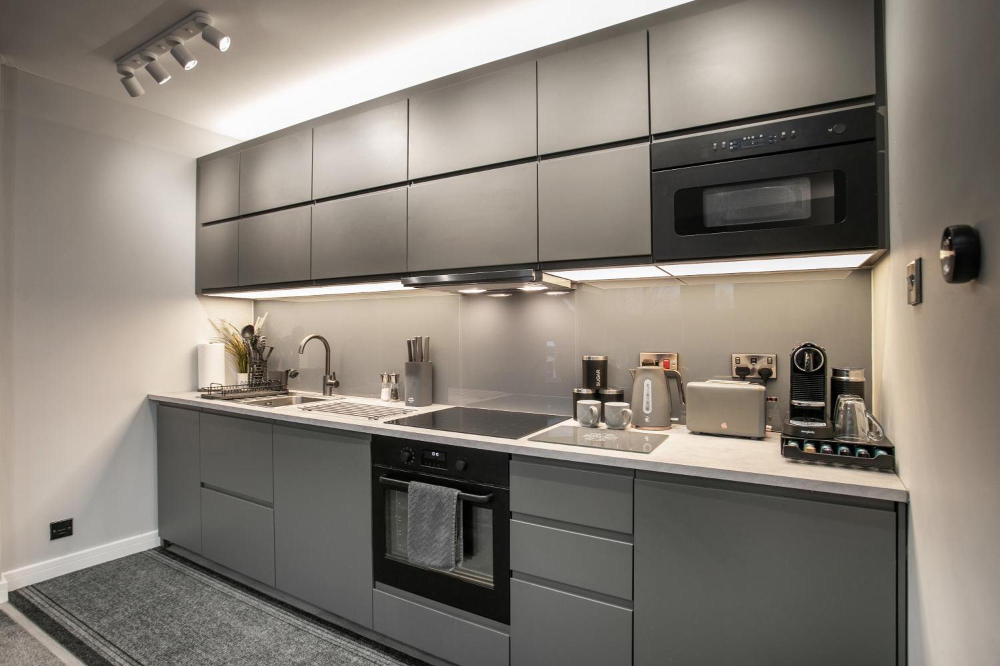 Entire Luxurious 2 Bedroom Flat * Leicester