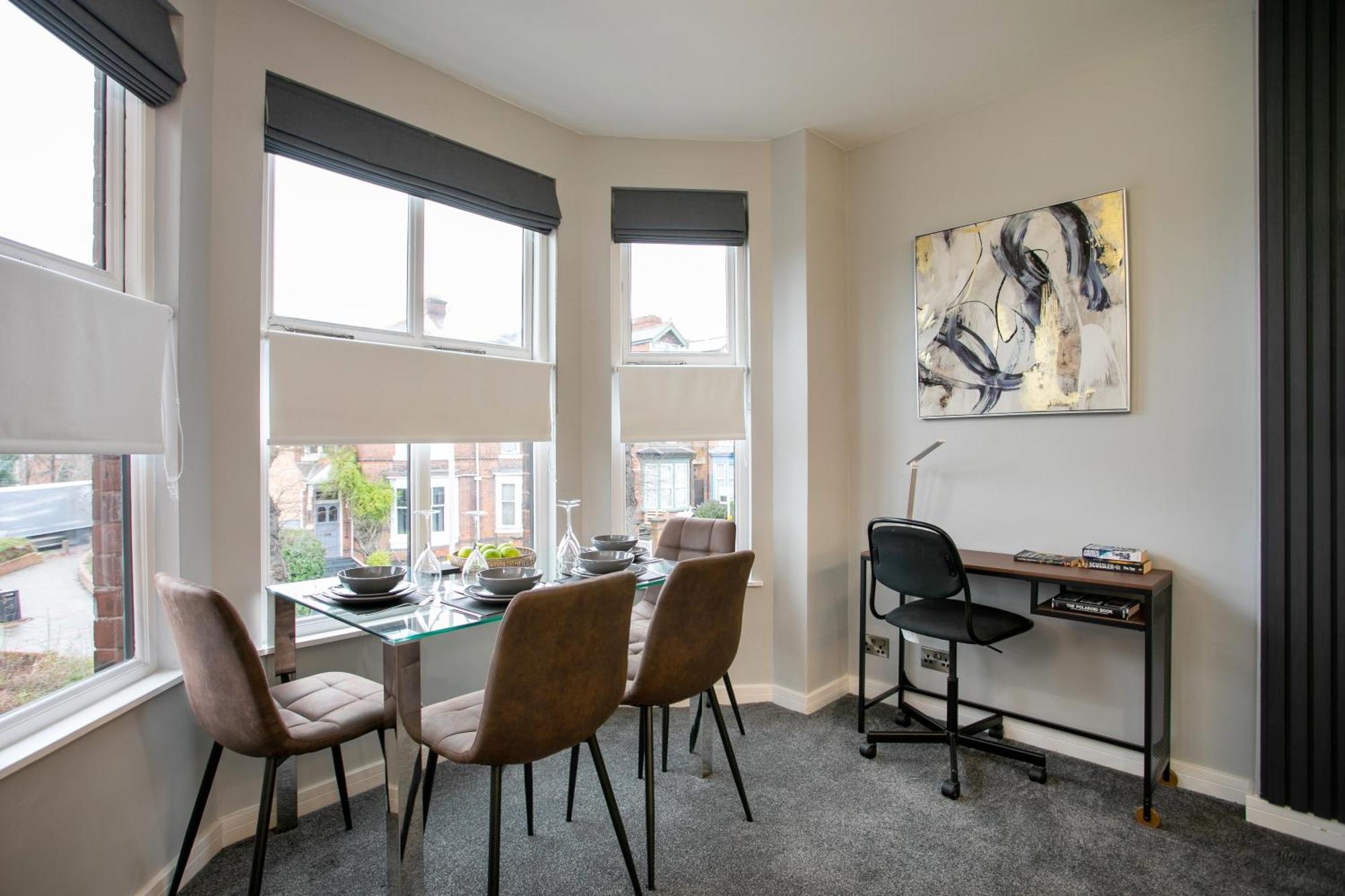 Entire Luxurious 2 Bedroom Flat Apartment Leicester