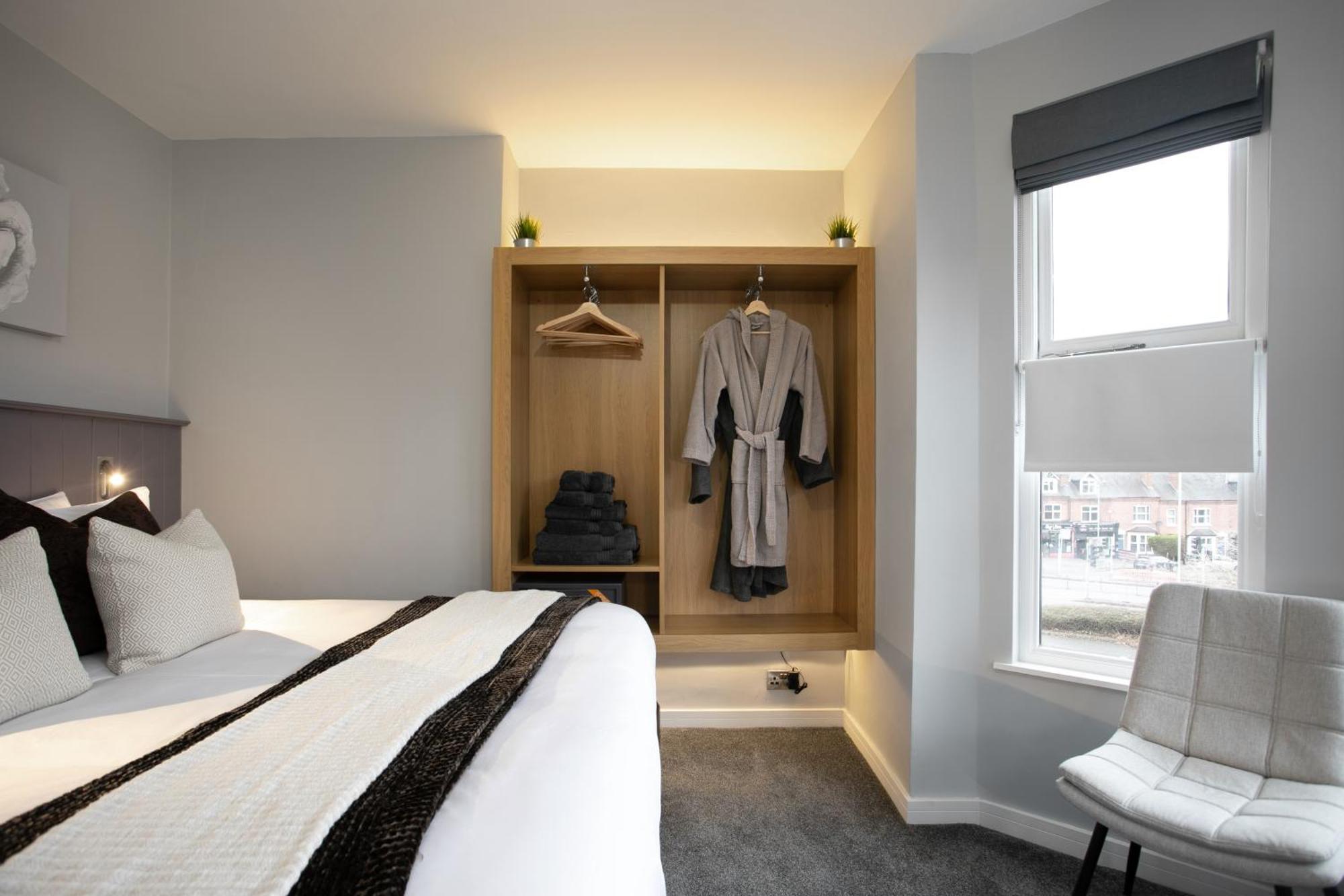 Entire Luxurious 2 Bedroom Flat * Leicester