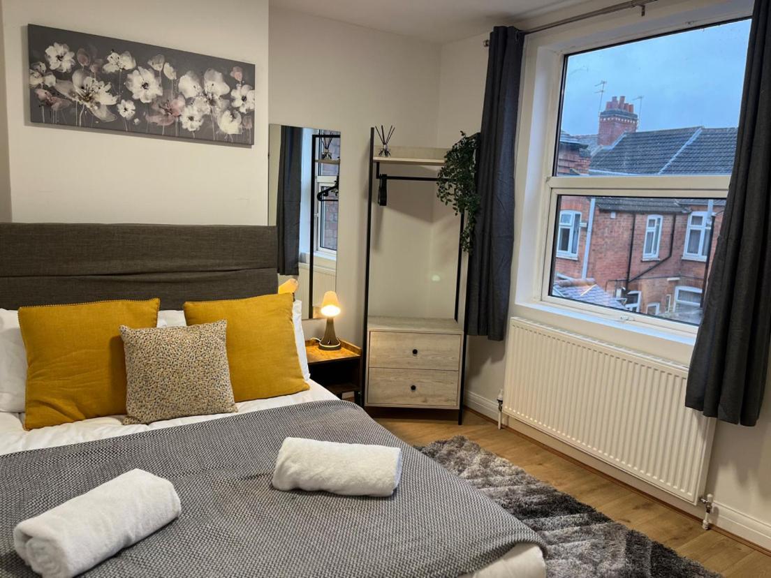Holiday home Modern Urban 4 Bedroom House With Free Parking