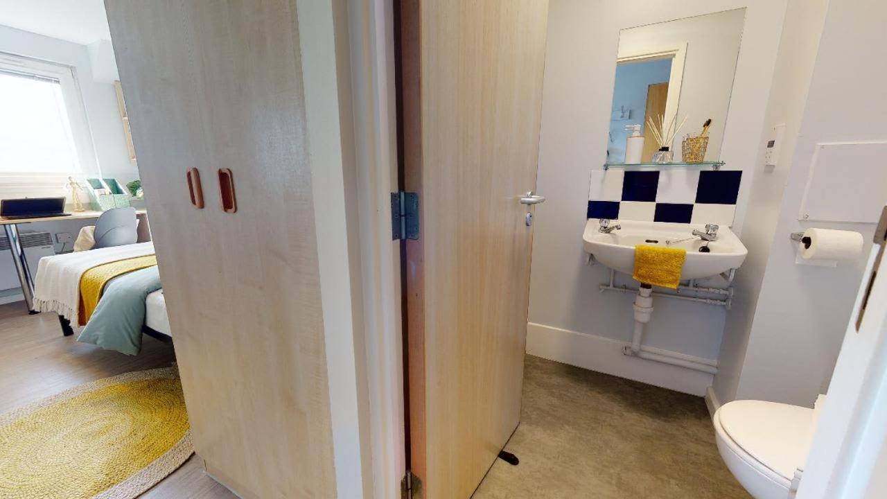 For Students Only Stylish Ensuites Near Of At Opal Court Apartment Leicester