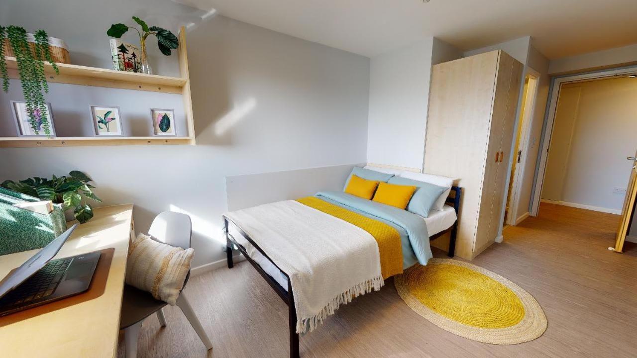 For Students Only Stylish Ensuites Near Of At Opal Court Apartment