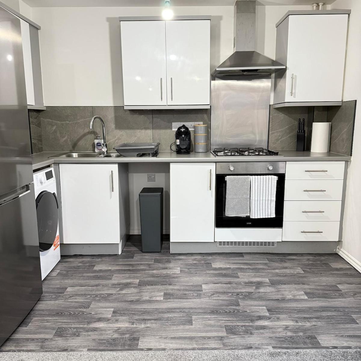 Apartment Newly Furnished Modern 2 Bedroom Flat With Free Parking In Humberstone Leicester