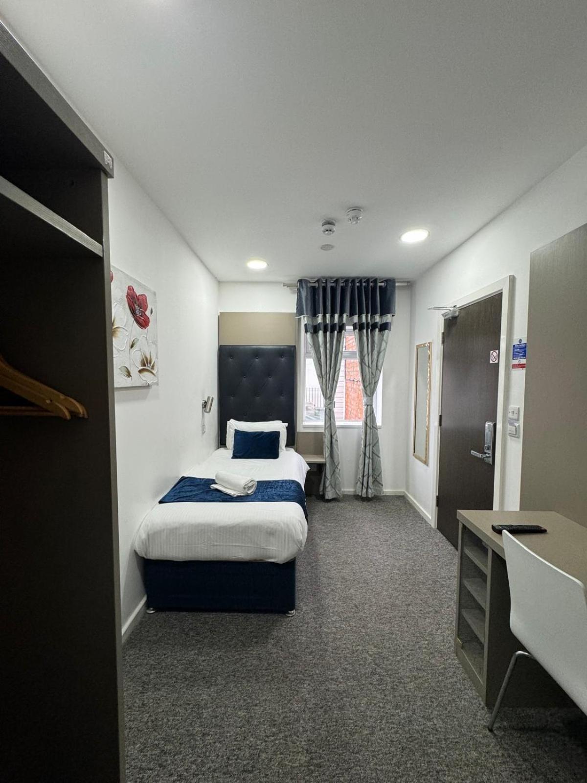 Abbey 3* Leicester