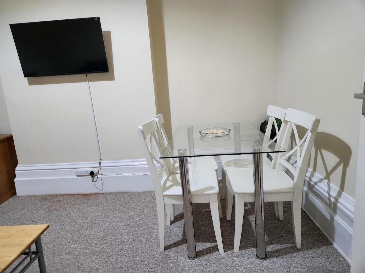 Cozy Haven Near And General Hospital Apartment Leicester