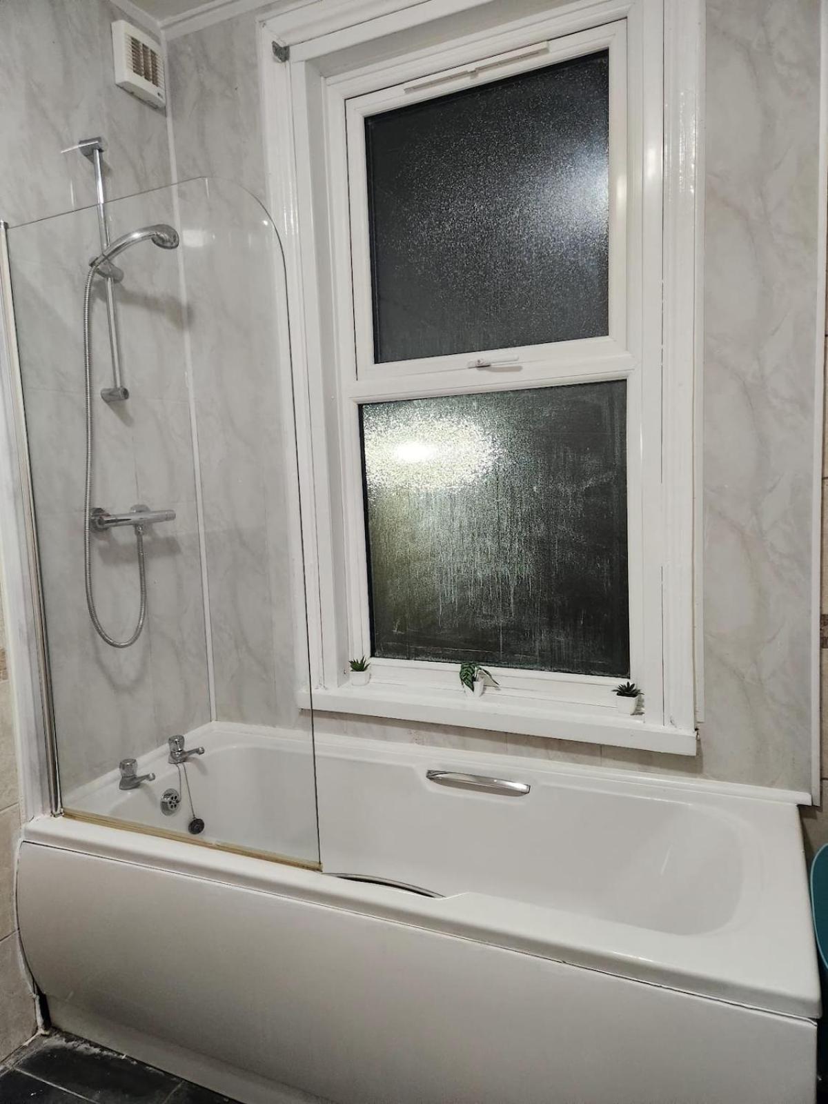 Cozy Haven Near And General Hospital Leicester