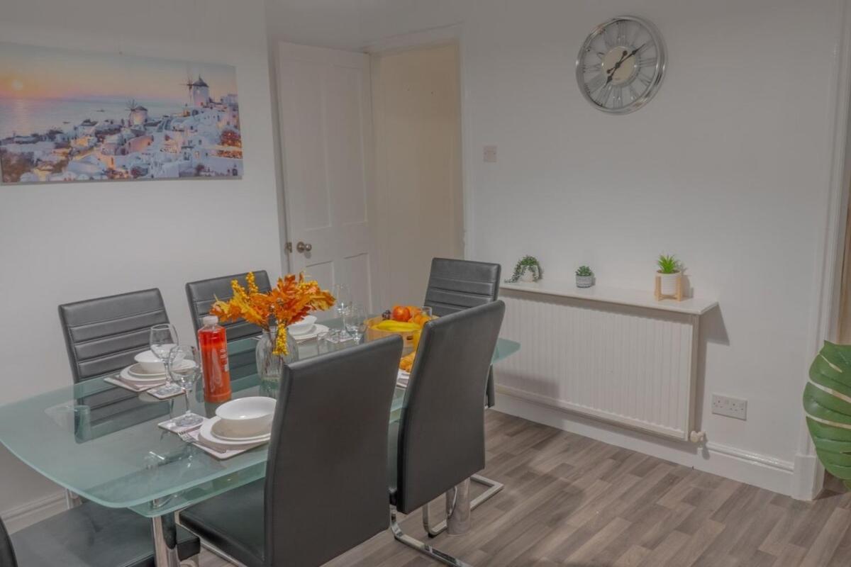 Apartment Malak Homes - Muriel Leicester