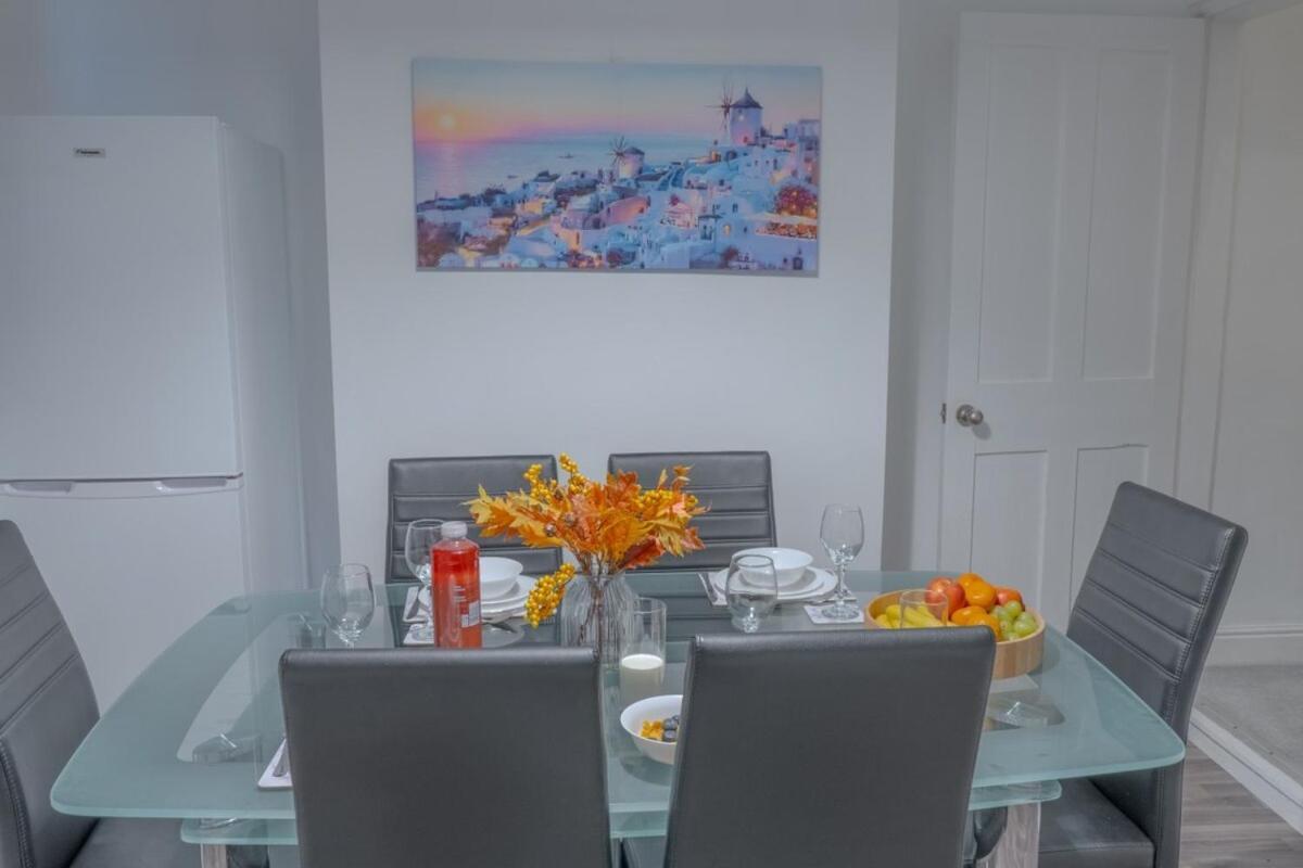 Apartment Malak Homes - Muriel Leicester