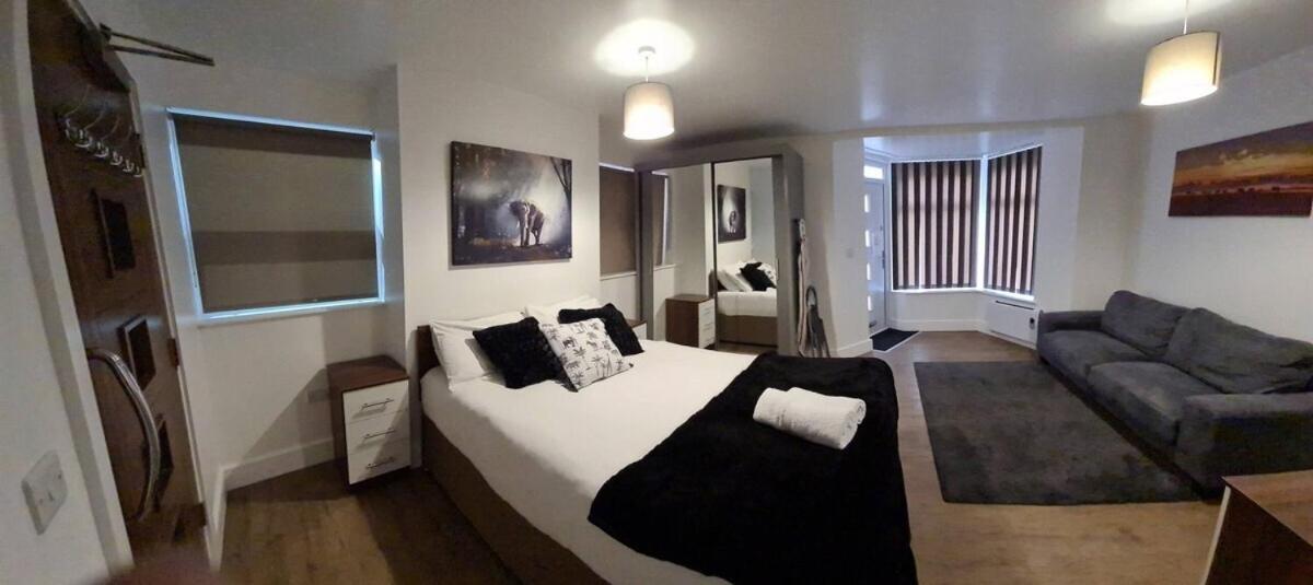 Sav Regent * Leicester