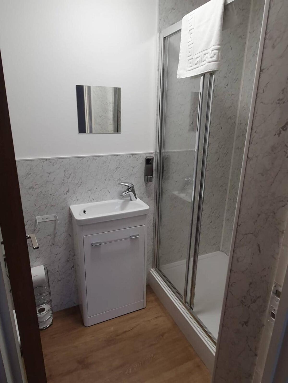 Sav Regent * Leicester