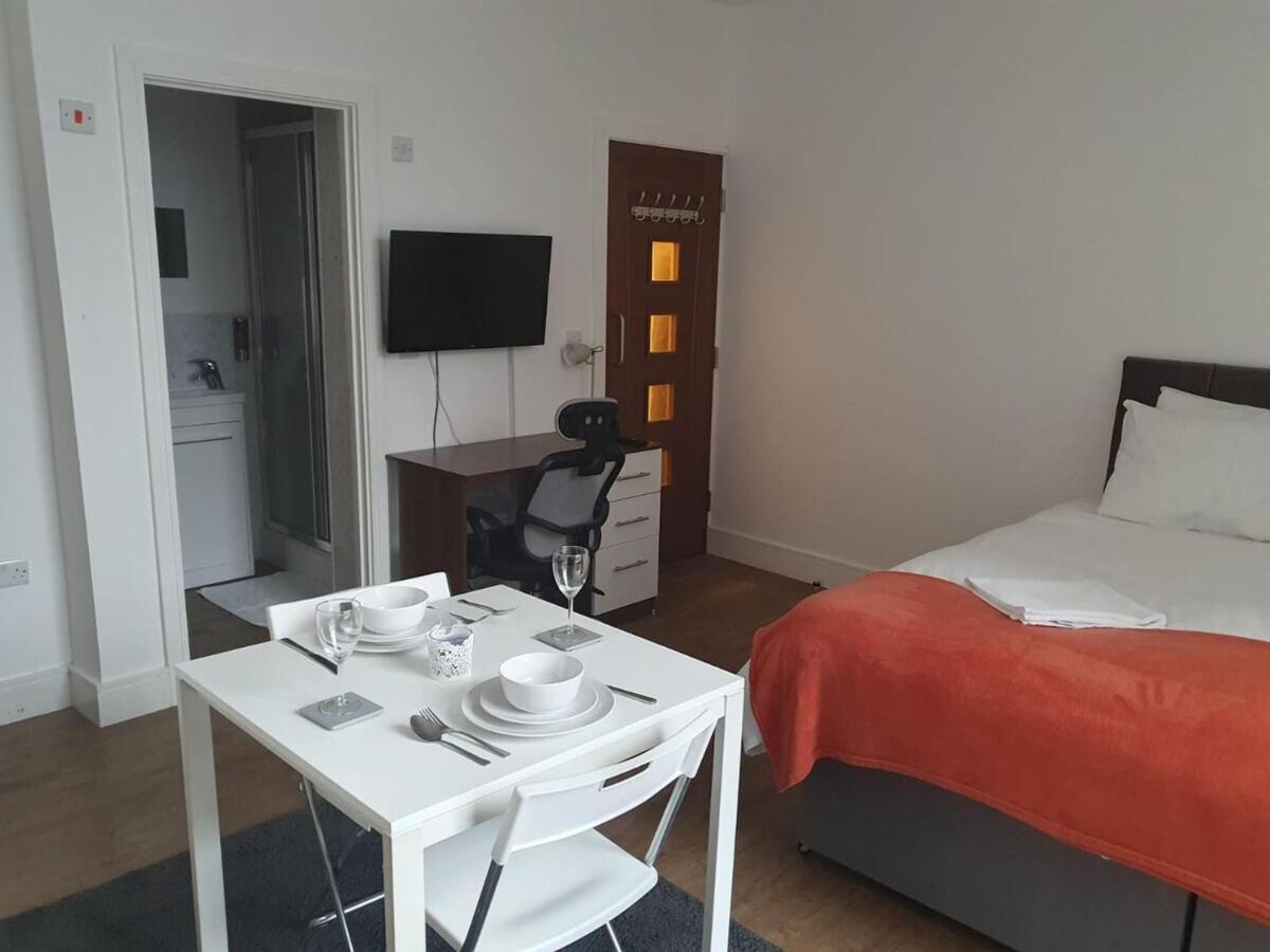 Sav Regent * Leicester