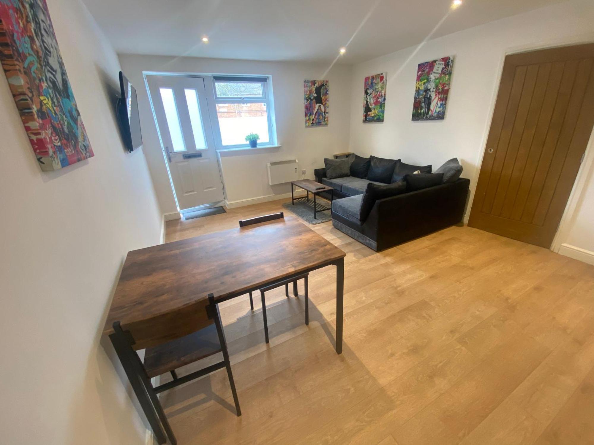 1 Bed - Free Street Parking Apartment Leicester