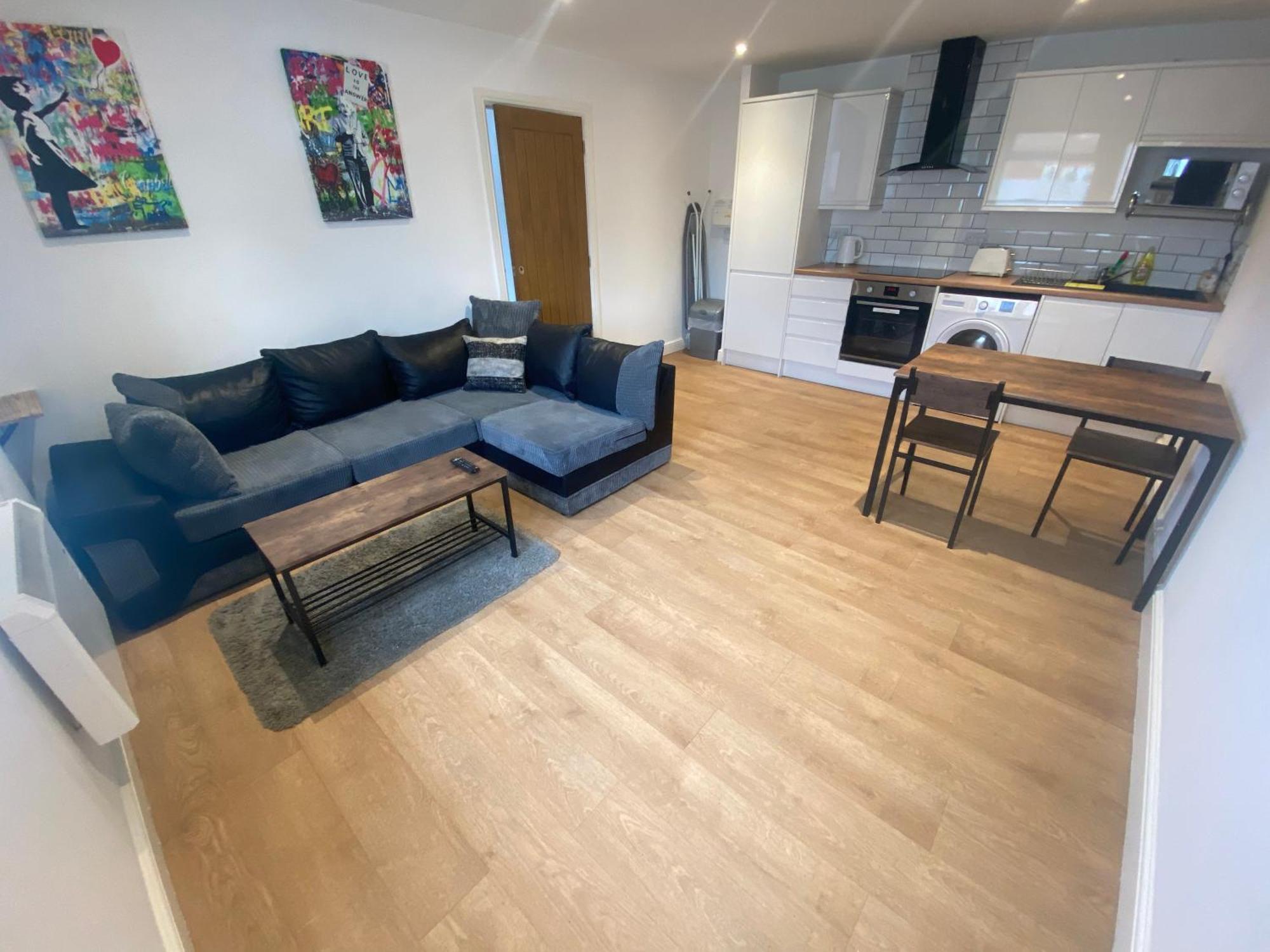 1 Bed - Free Street Parking Leicester