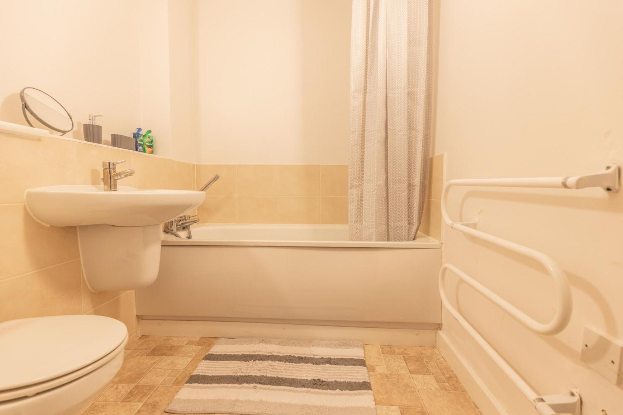 Cosy Ensuite Apartment, Centre Apartment