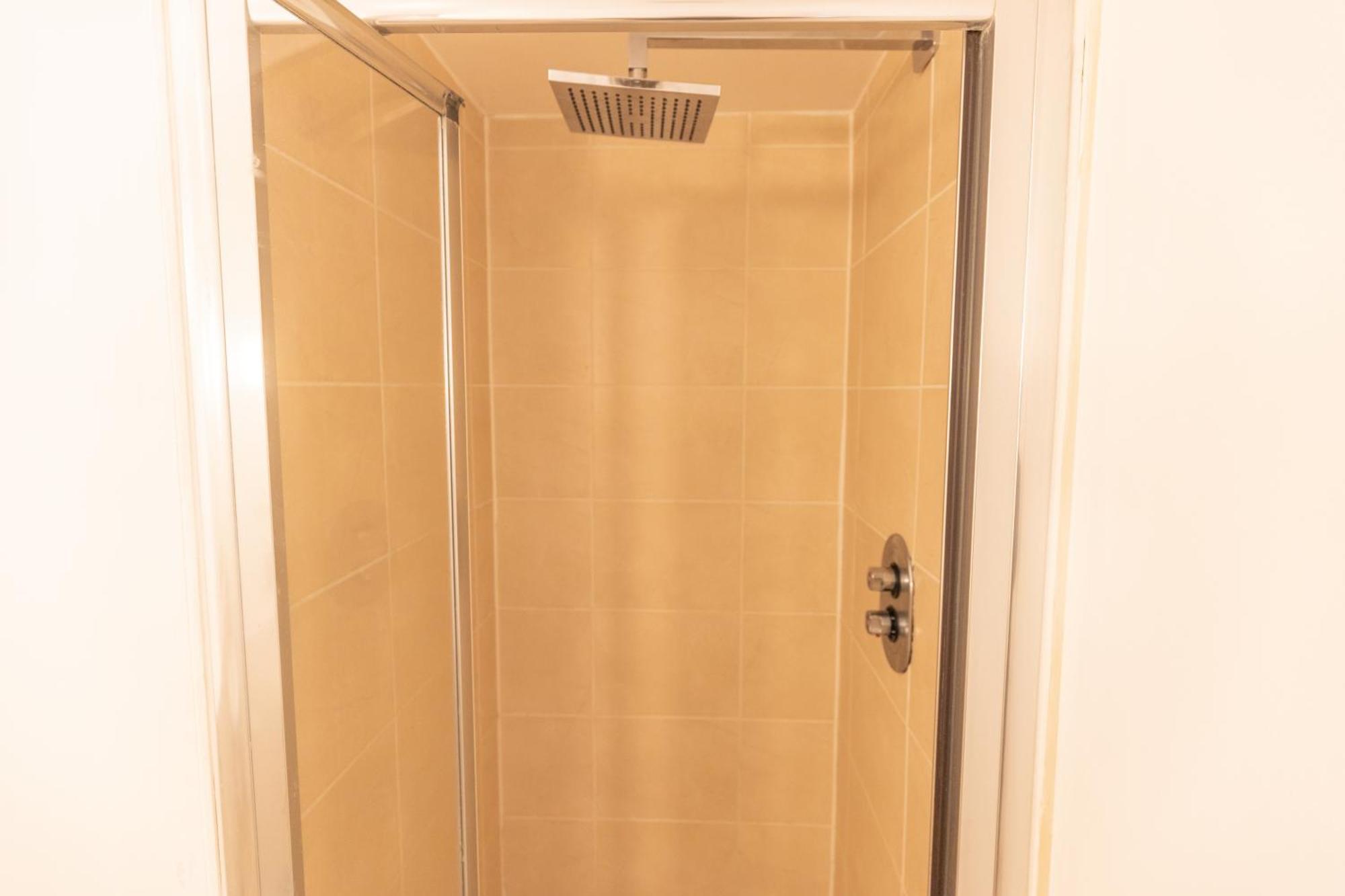 Cosy Ensuite Apartment, Centre