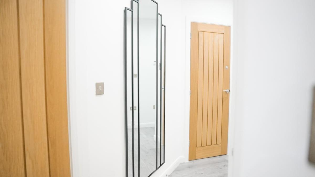 Centre Luxury , Sofa Bed, Wifi, Netflix, Urban Retreat Apartment