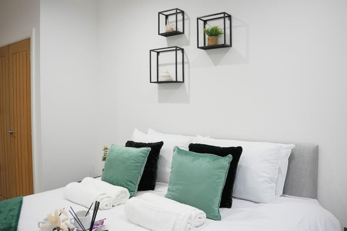 Centre Luxury , Sofa Bed, Wifi, Netflix, Urban Retreat Apartment