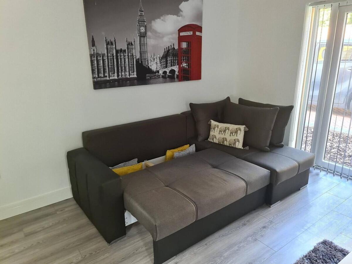 Sav - 2 Bed Cosy Flat Saffron