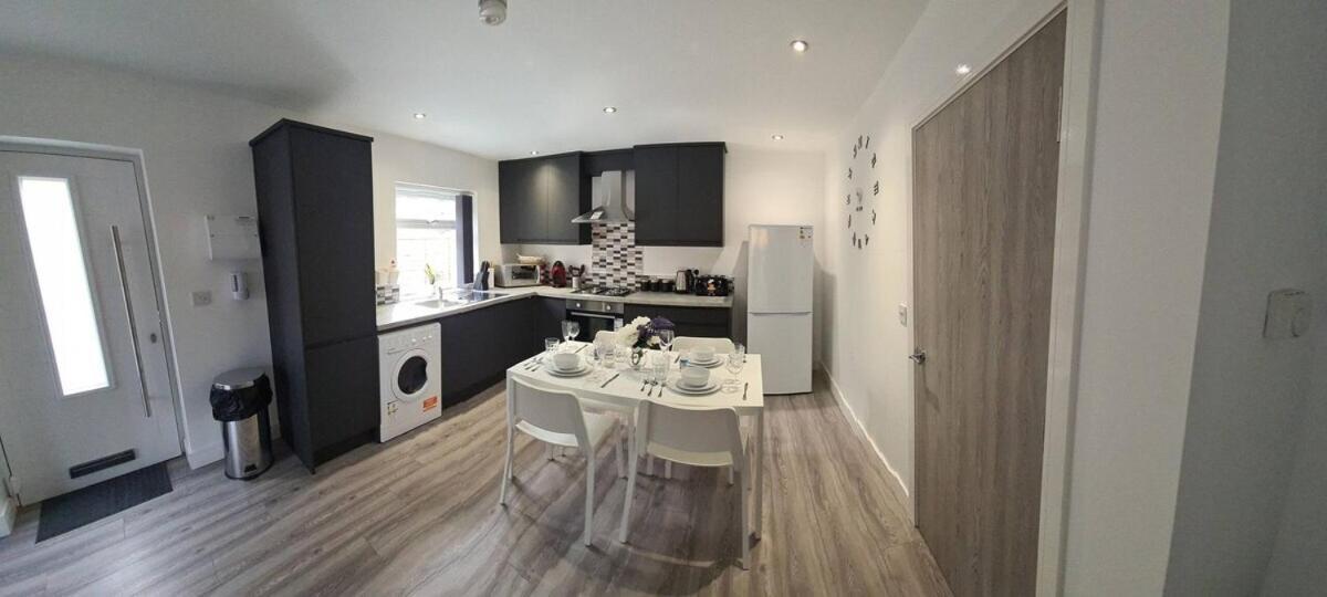 Sav - 2 Bed Cosy Flat Saffron *