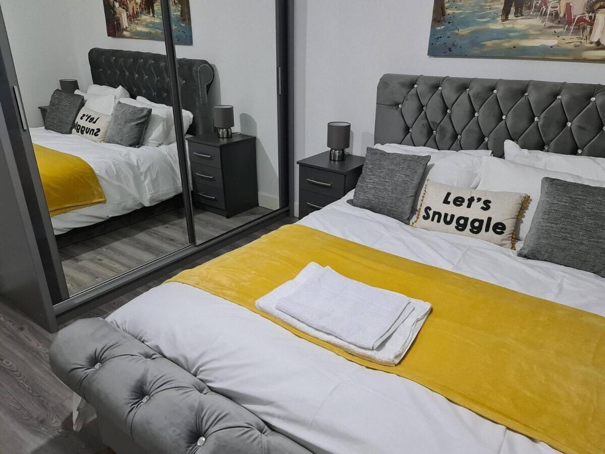 Sav - 2 Bed Cosy Flat Saffron * Leicester