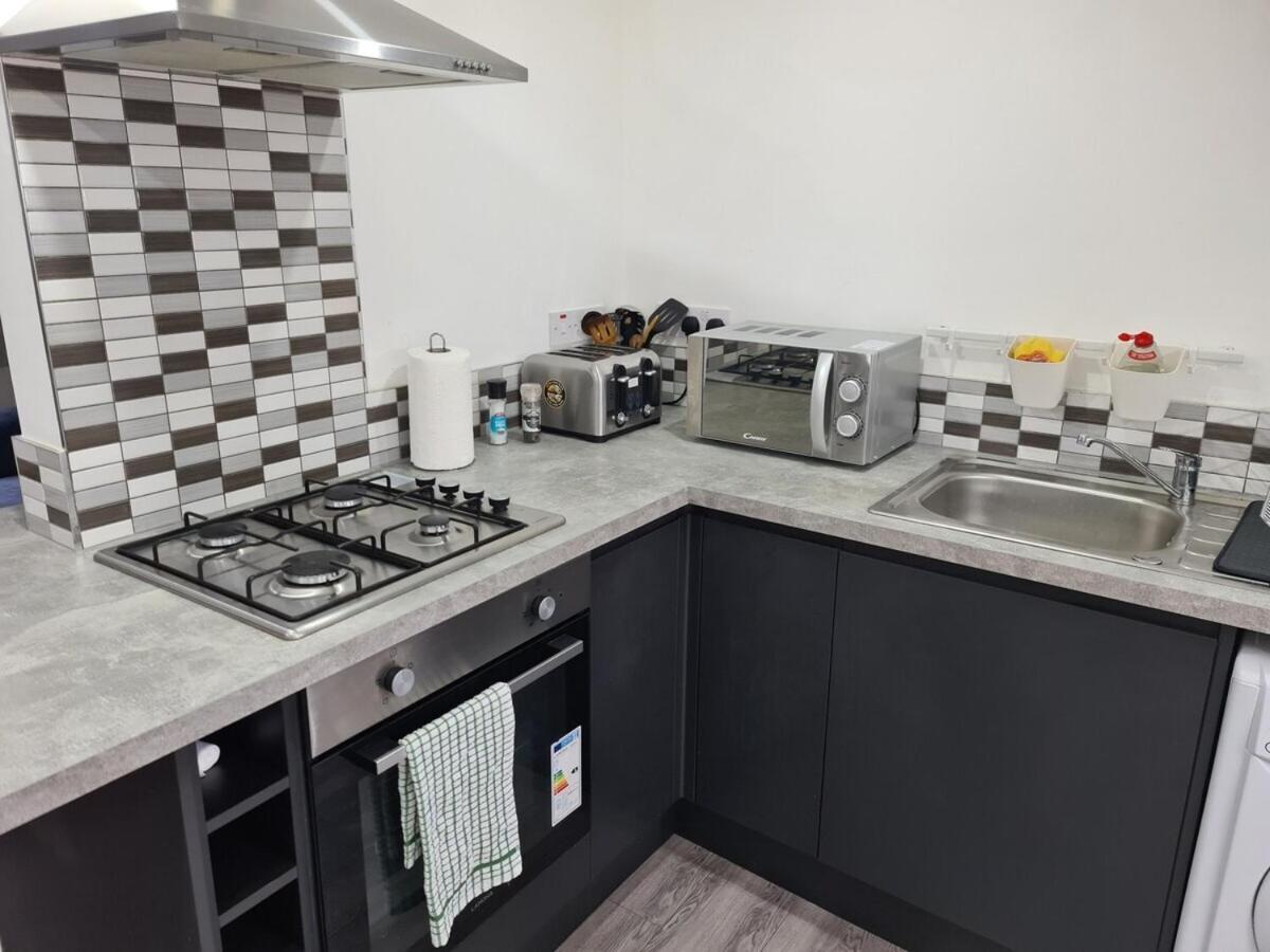 Sav - 2 Bed Cosy Flat Saffron * Leicester