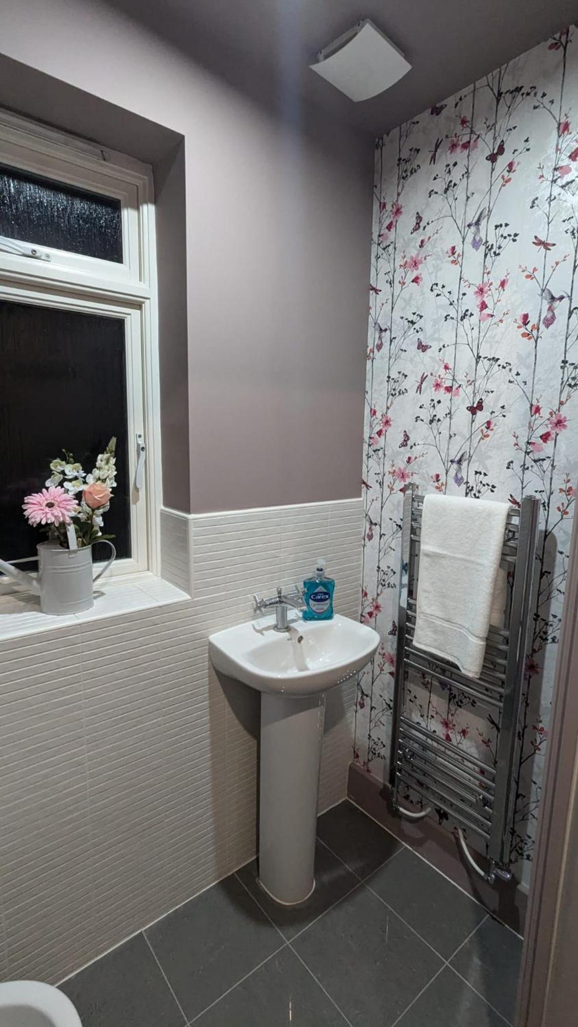 Holiday home Modern From At Elm Tree House Leicester