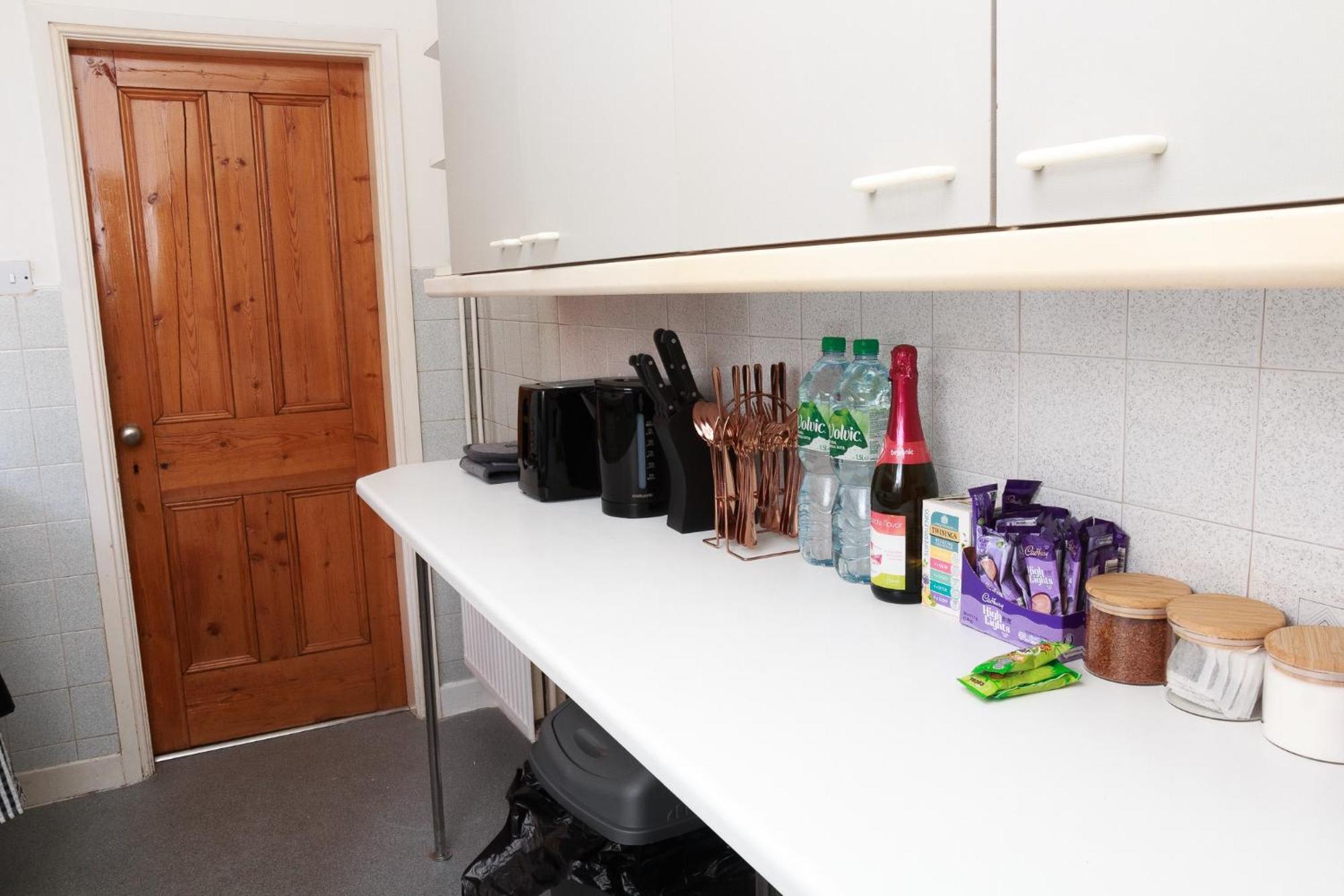 Cosy And Spacious 2 Bedroom House In