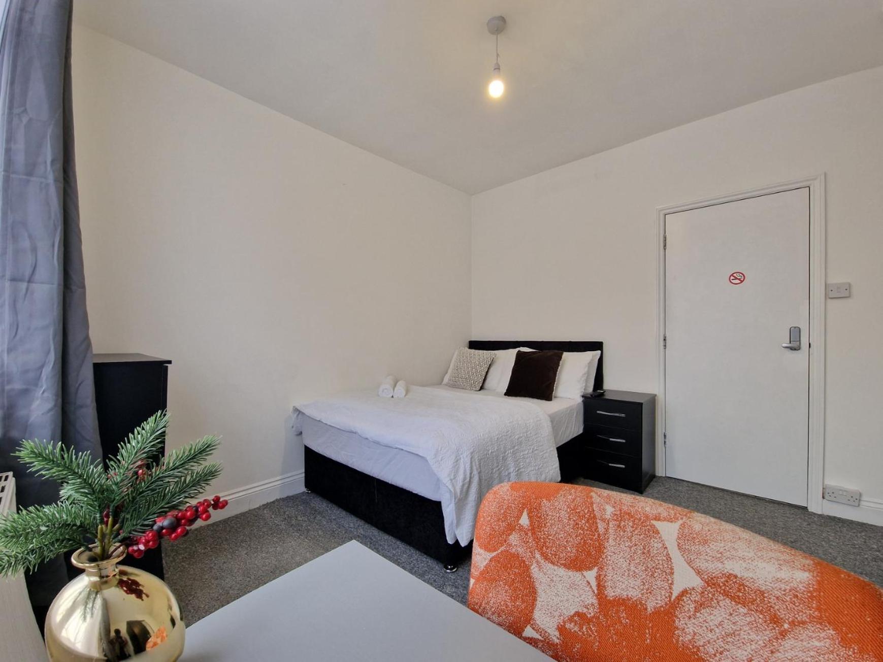 Living Serviced Homestay *