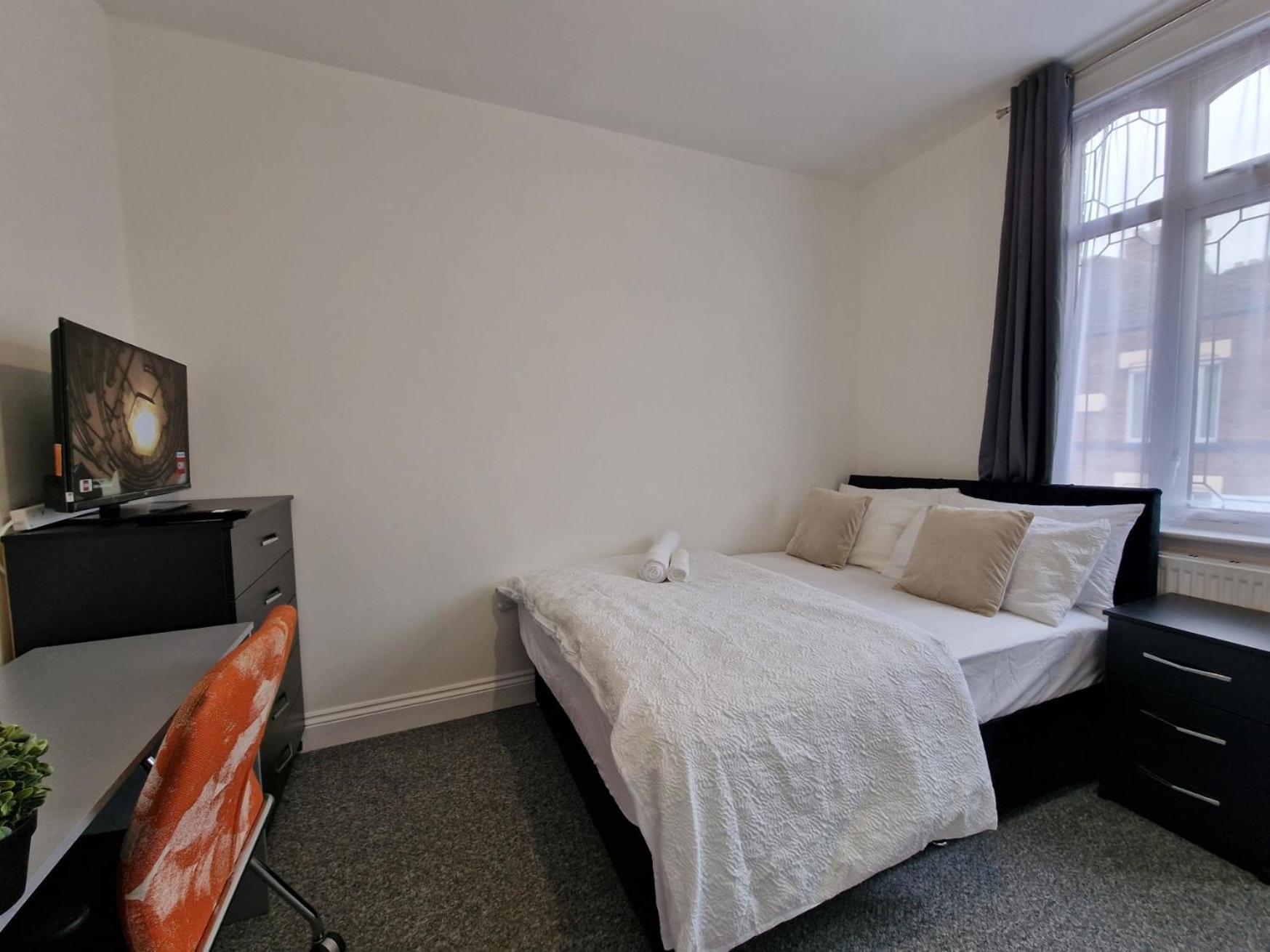 Living Serviced Homestay *