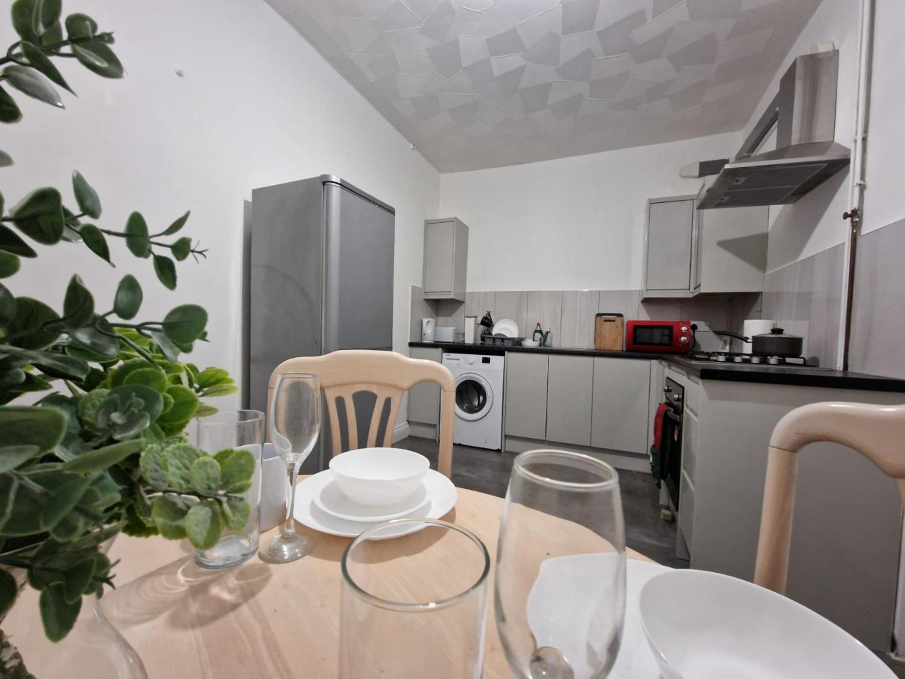 Living Serviced Homestay *