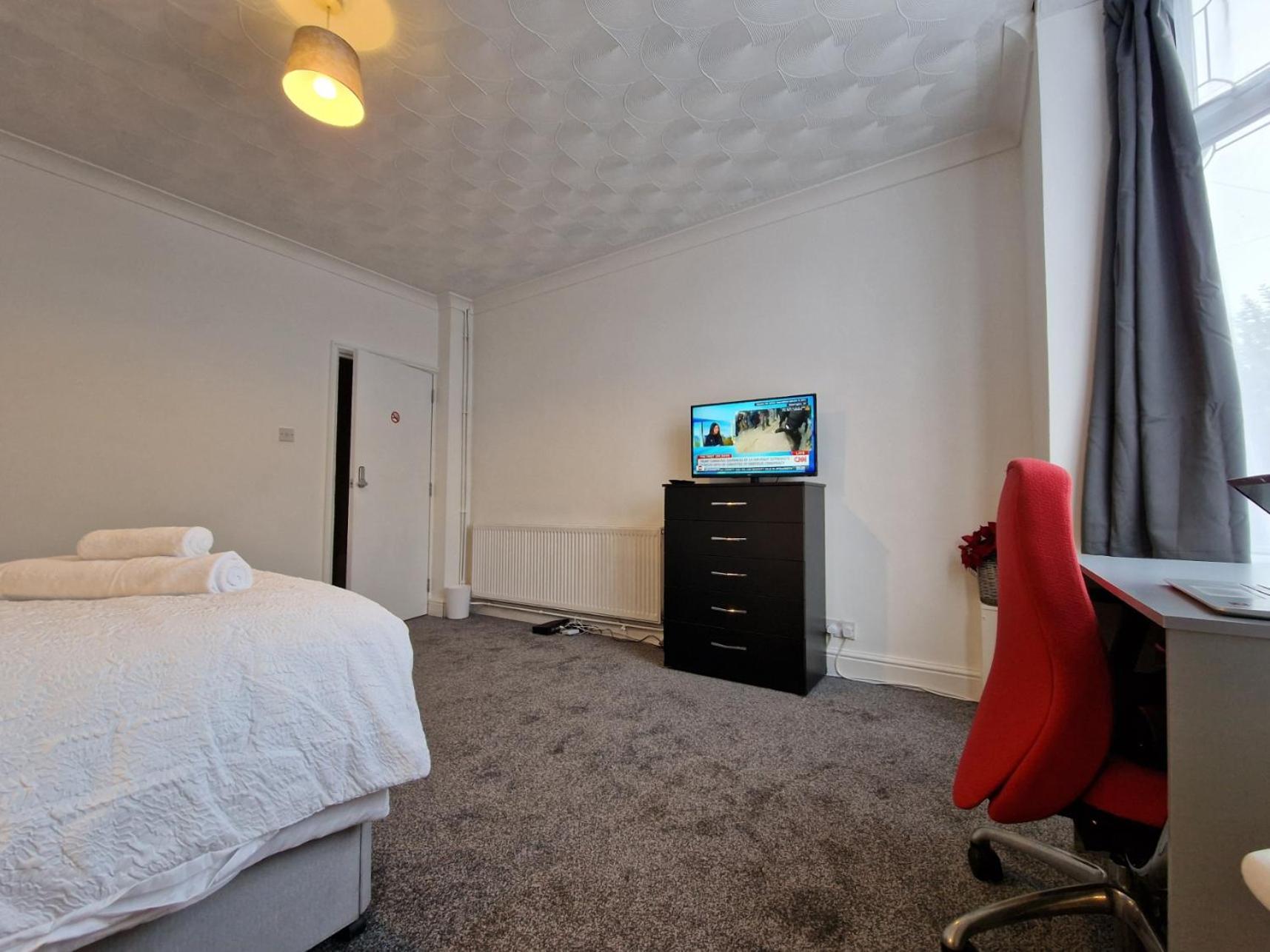 Living Serviced Homestay *
