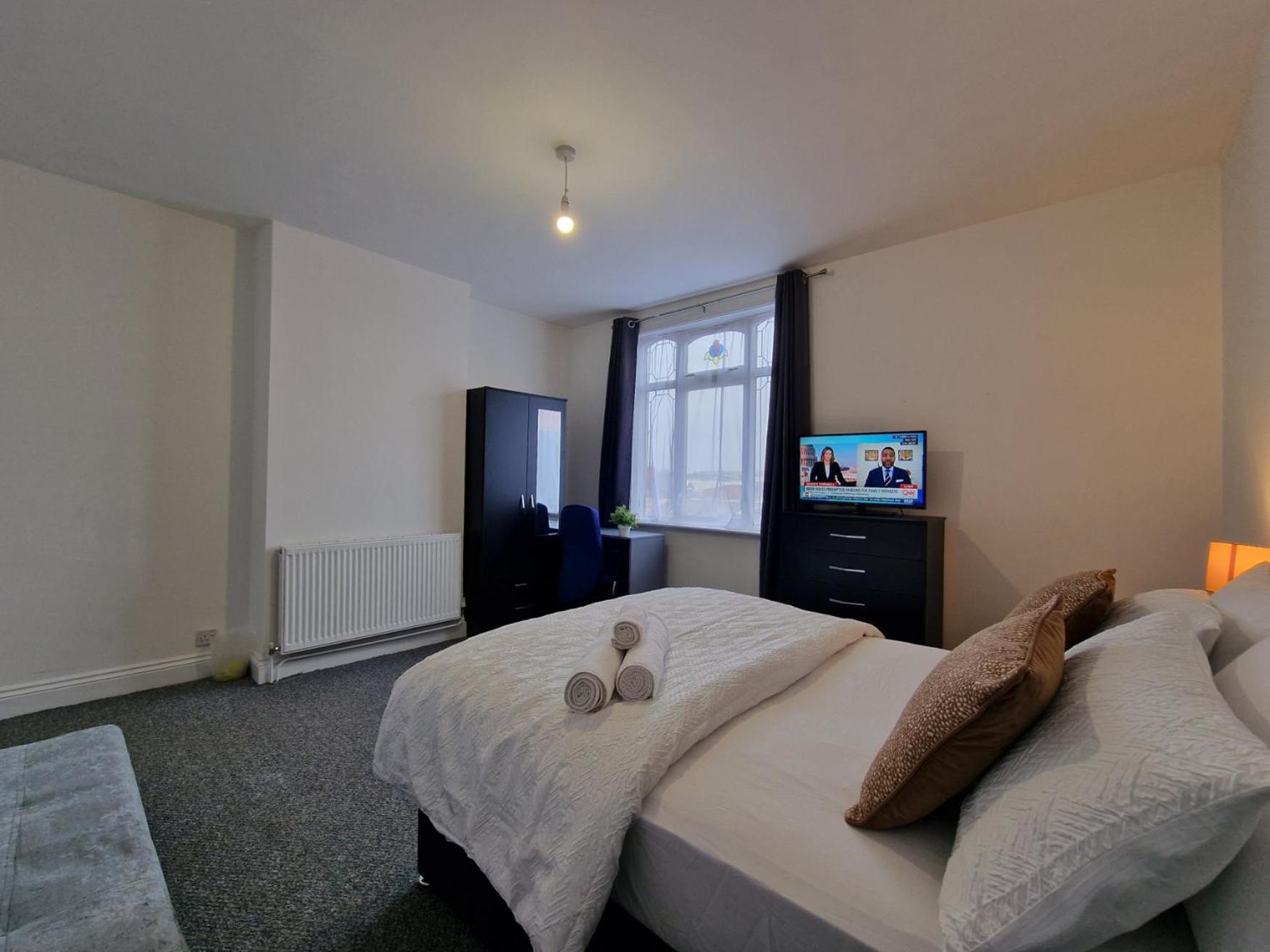 Living Serviced Homestay *