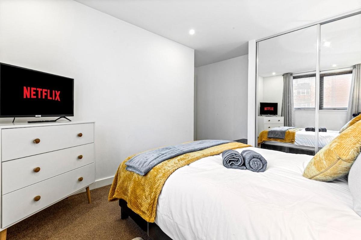 The Suite- Comfy Blissful Getaway In Centre L Samsung Smart Tv With Free Netflix High-speed Wi-fi Apartment
