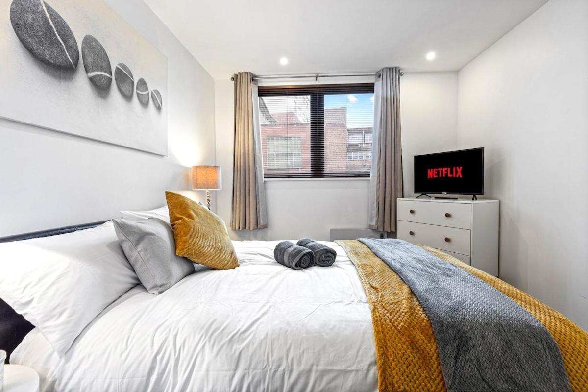 The Suite- Comfy Blissful Getaway In Centre L Samsung Smart Tv With Free Netflix High-speed Wi-fi Apartment *