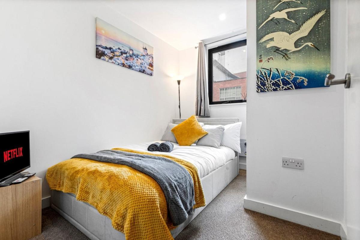 The Suite- Comfy Blissful Getaway In Centre L Samsung Smart Tv With Free Netflix High-speed Wi-fi Apartment Leicester