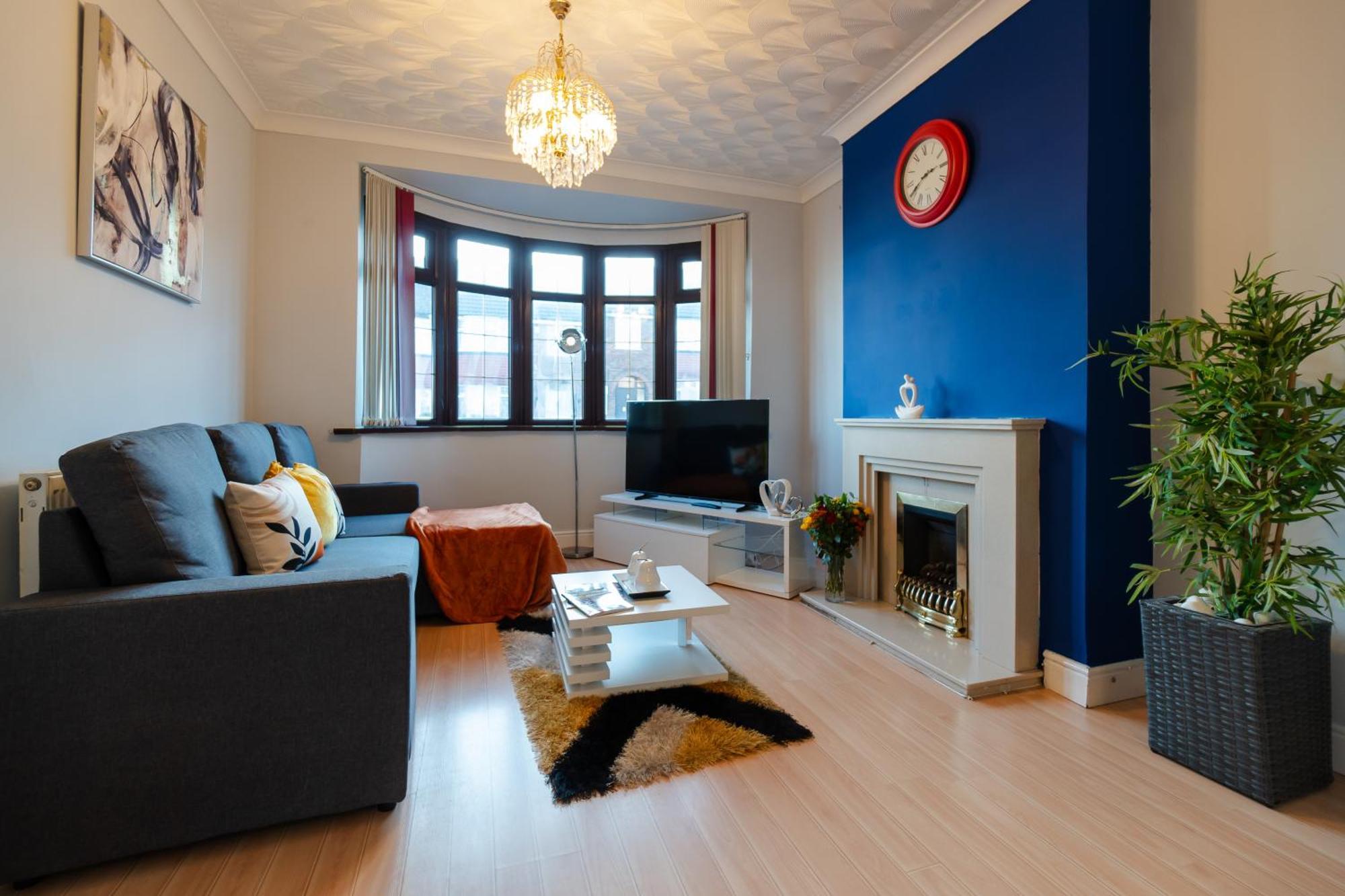 Luxury - Babingley * Leicester