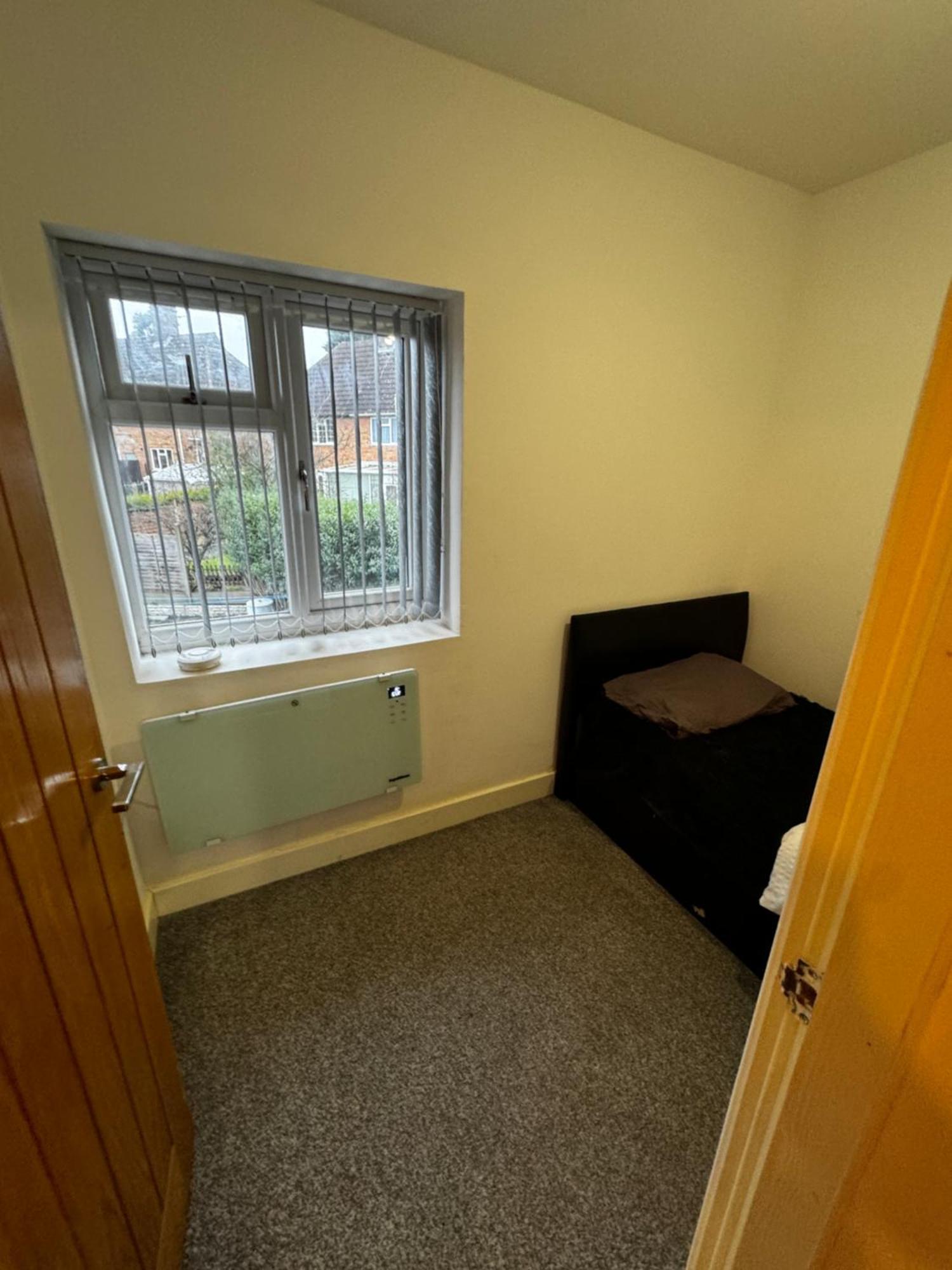 42 Guthridge Crescent * Leicester