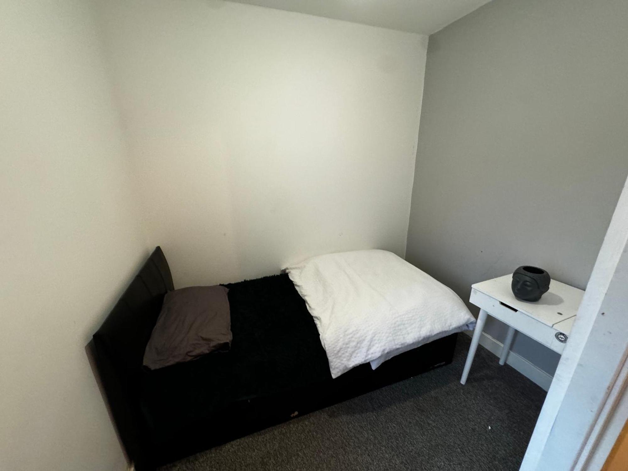 42 Guthridge Crescent Apartment *