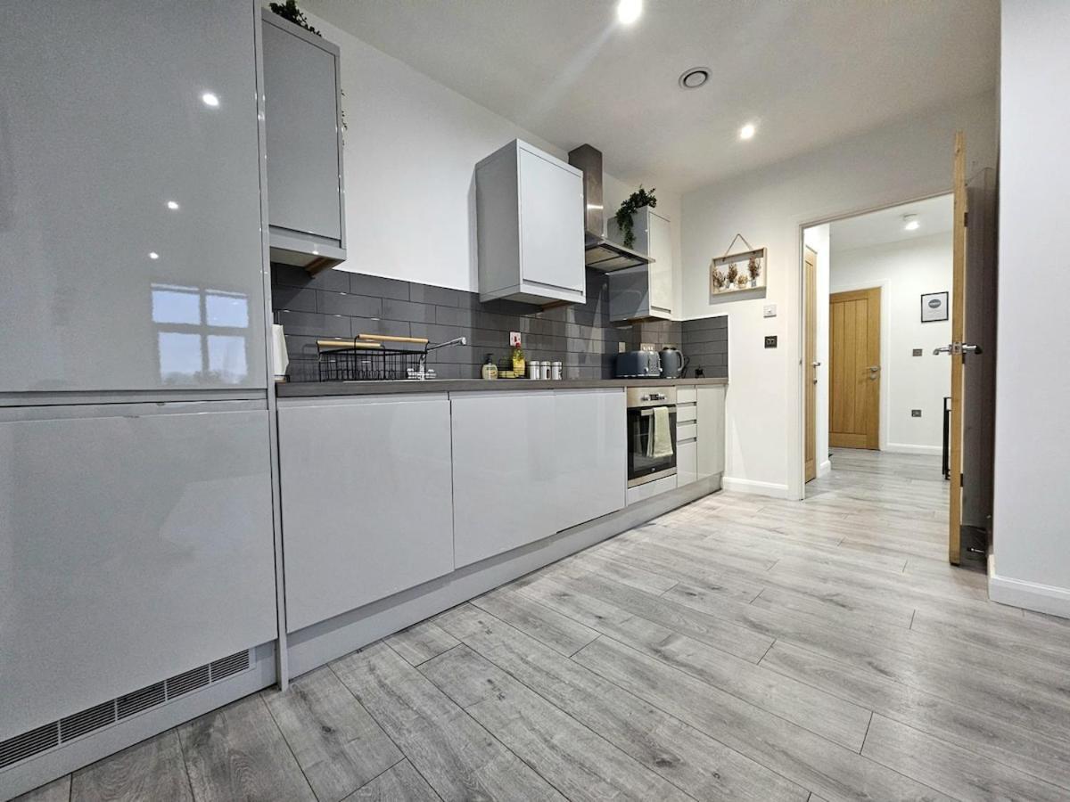 A&j - 2 Bed Flat With Netflix&disney Leicester