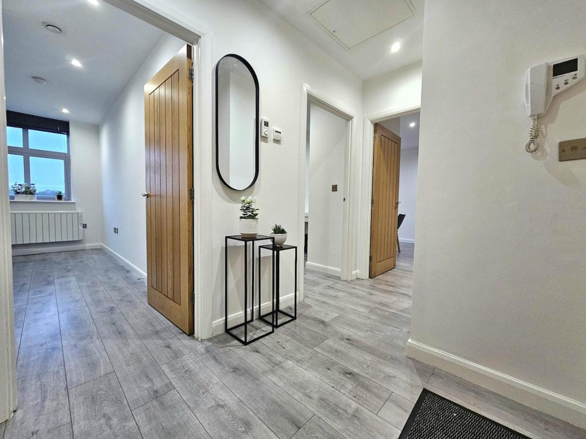 A&j - 2 Bed Flat With Netflix&disney Apartment